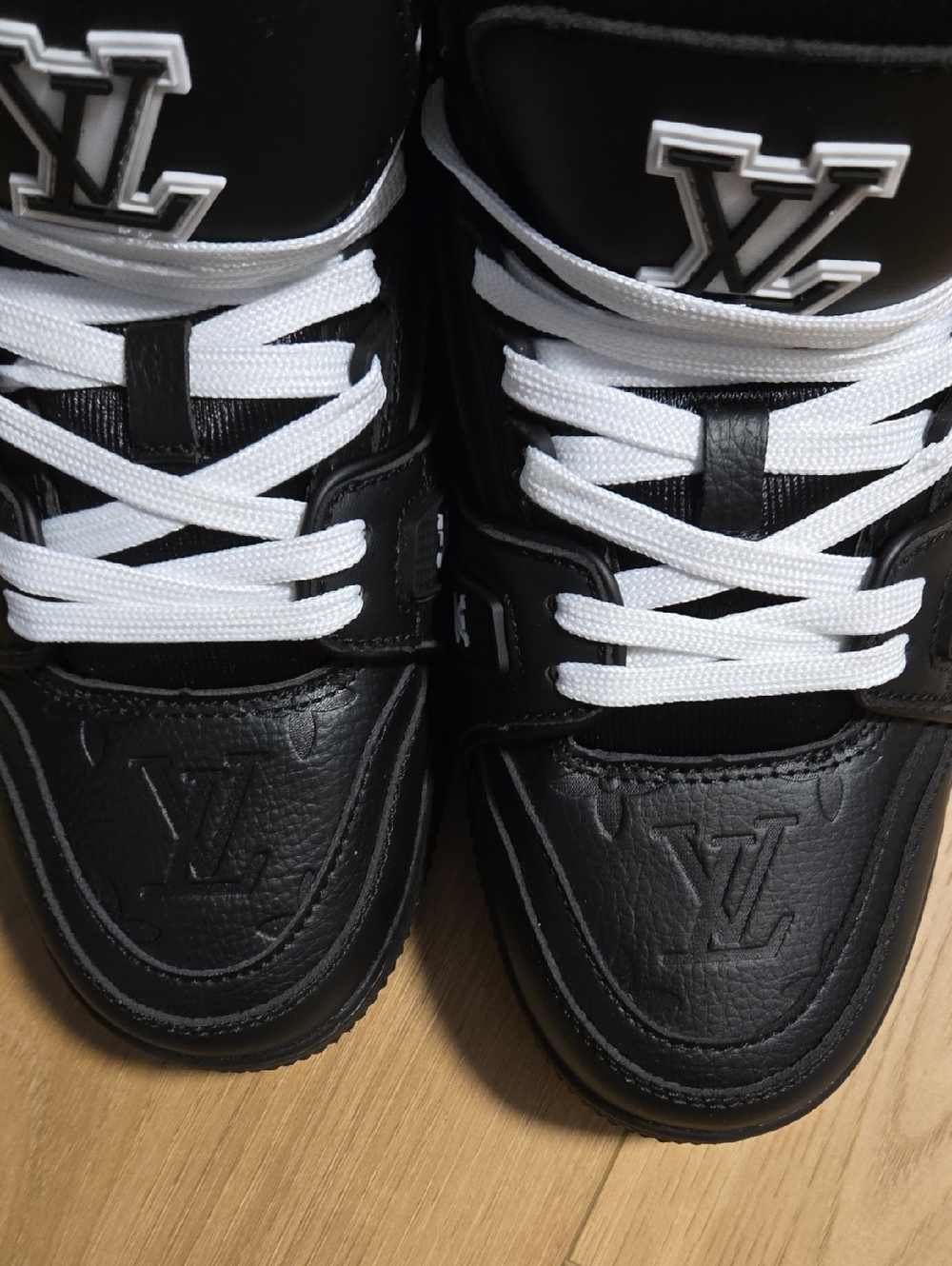 Louis Vuitton Mongral Black Trainers - Picture 9 of 9